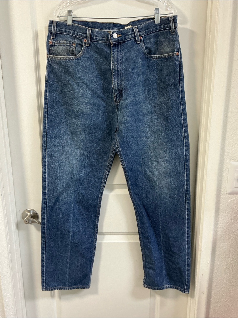 Vintage Levi's 505 regular fit jeans men’s 38x32 Medium Wash 100% Cotton Red Tab